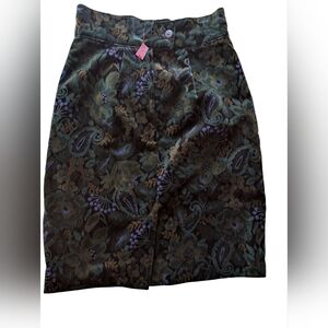 Vintage Floral Patterned Skirt 2/22 $ on selected item